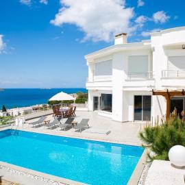 Villa Azure Heaven, hotel v destinaci Turgutreis