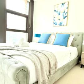 Prestigious Sydney CBD 2-Bedroom Luxury Residence with City Views, Pool & Gym - 2
