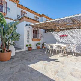 4 Bedroom Stunning Home In Chiclana De La Fronter, Hotel in Campano