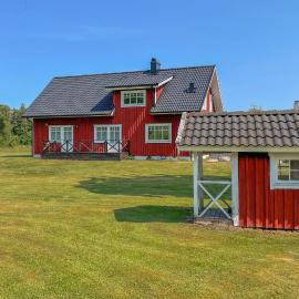 Gorgeous Home In Ljungby With Wifi