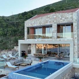 Beach Front Home In Vis With Sauna, hotel a Vis