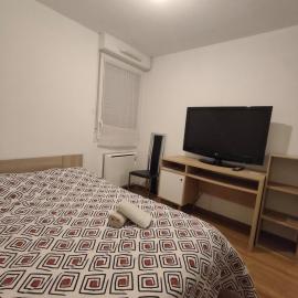 nice apartment strategic location