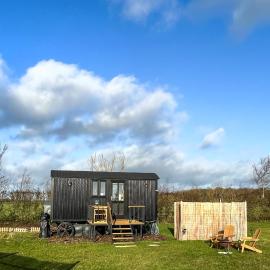 Oak Hut - Uk51025