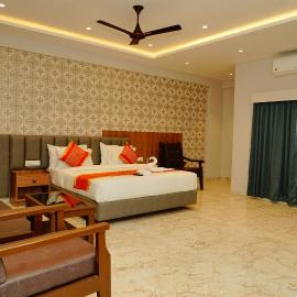 AAryavarth suites 46, khách sạn ở Pālasmudram