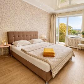 Квартира в центрі Світлі мрії Avenue Myru35 поверх 4