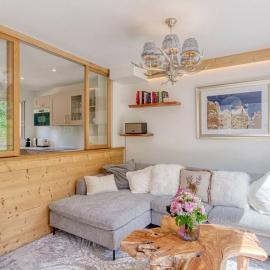 Couchant Chalet Lumineux 6pax Vues Terrasses Confort, hotel in Chamonix