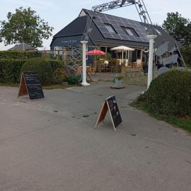 Boerderij De Diek'n – hotel w mieście Zeerijp