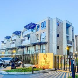Quarzzo Suites by NOWA, hotel a El Retiro