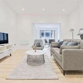 Lovely 1 Bedroom Apartment in Cheltenham Centre, hotel in Gloucestershire