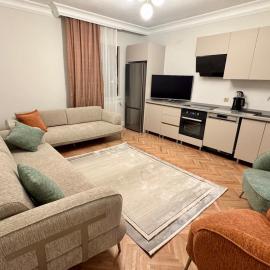 New In Center 2 bedroom 7 stars