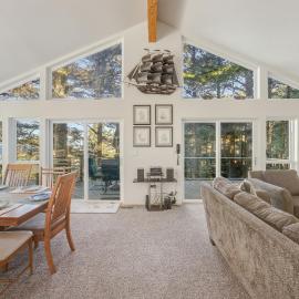 Cape Meares 4BR King Bed Close to Beach, hotel a Tillamook