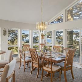 Cape Meares 4BR King Bed Close to Beach