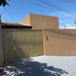 Linda casa e funcional prox Br 060 Go e ao Centro, khách sạn ở Jataí