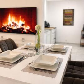 STN Business Suite - Ferienwohnung mit Parkplatz & Balkon, Terrasse & Fußbodenheizung, Netflix Premium, Zentral zu Audi & Schwarz Gruppe