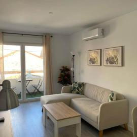 Modern Apartment Near Golf, Beach & Marina