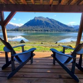 Oceanfront Apartment with Sauna and Covered Deck, hotelli kohteessa Juneau