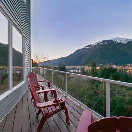 Juneau Escape Ocean Views, Deck & Soaking Tub, hotel a Juneau