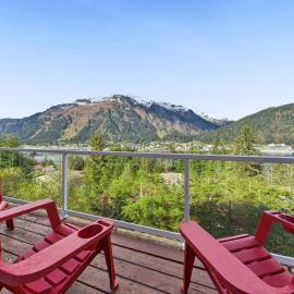 Spacious 6BR Cruise Views, Soaking Tub and More, hotel a Juneau