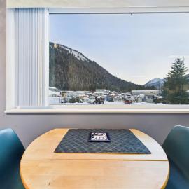 Large Juneau Loft w Full Kitchen, WD & Workspace