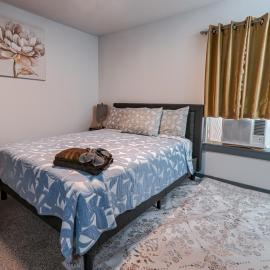 2 BR 1 Bath Home in Arlington - conveniently located near Cowboys stadium and Globe Life stadium, 20 mins to DFW airport, hotel u gradu Arlington
