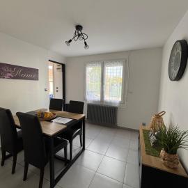 Maison de ville Chauny, hotel Chauny városában