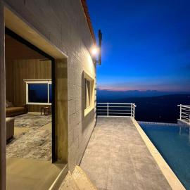 Aroma Chalet, hotel i Ḩūmīn al Fawqā