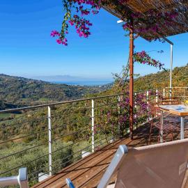 Pet Friendly Home In Laureana Cilento, hotel u gradu Laureana Cilento