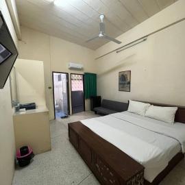 room 102 in Wanna Apt