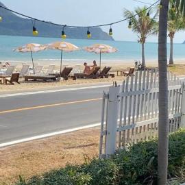 Baan Golden Resort & Residences, hotel u gradu Sam Roi Yot