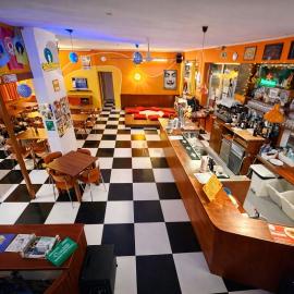 Sunflower Beach Backpacker Hostel & Bar, hotell i Rimini