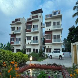 Gold Mountain Wellness Resort, hotel in Tiruvannāmalai