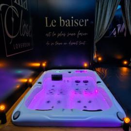 VILLA CLOSE BRIVE centre - LOVE ROOM - SPA privatif, hotel in Brive-la-Gaillarde