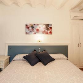 Allotjaments Plaça Major-Aulina, hotel a Santa Pau