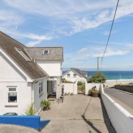 Spacious Home Overlooking Porthmeor Beach Parking, hotel a St Ives