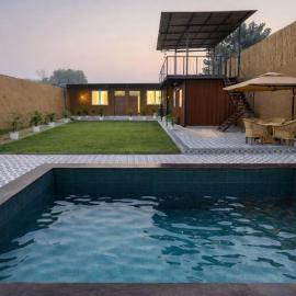 Mud Meadows Peace and Tranquility Farm With Pool, hotel v destinaci Faridabad