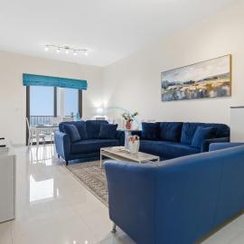 3BR Oceanfront Haven with Mesmerizing Sea View Near Pristine Beach and Campsite, Mina Al Fajer B , Fujairah by Deluxe Holiday Homes, hotel en Rūl Ḑadnā