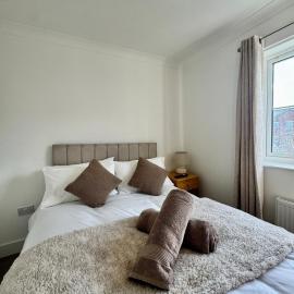 Modern Exeter Townhouse 3 Double Beds M5 Access