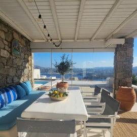 Stunning Sea-View Villa w Access to Shared Pools