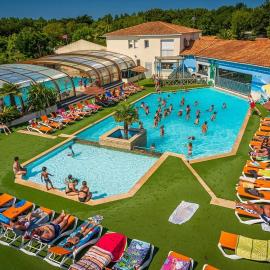 ZEcamping 4 étoiles club enfant parc aquatique sauna hammam chiens acceptés, מלון בסן-ג'ורג'-דולרו