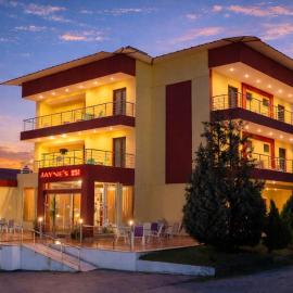 Jayne's Rooms - Elassona Central Getaways, hotel em Elassona