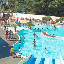 ZEcamping 5 étoiles 600m plage parc aquatique pet friendly sauna, hotel in Brem-sur-Mer