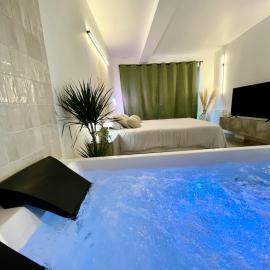 Romantic Suite & Jungle, hotel i Longjumeau