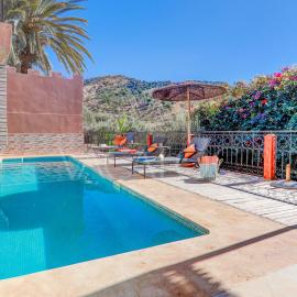 Villa Saliha - Luxe - Piscine - 8/9 Px, hotel di Aourir