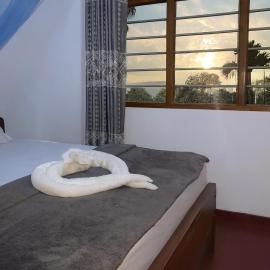 FeelATHome STAY - Near sinharajaya, hotel i Kiriwalagama