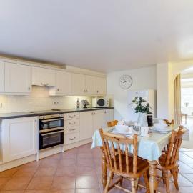 2 Bed in Holt oc-ncc11, Hotel in Holt