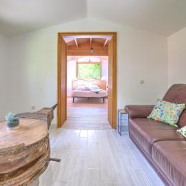 Le chalet sur Manoire、Saint-Laurent-sur-Manoireのホテル