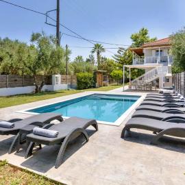Ruvelis private pool villa
