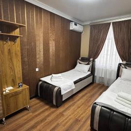Over City Hostel, hotel sa Marghilon