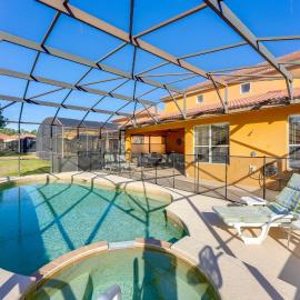 Poolside Living: Family Retreat 12 Mi to Disney