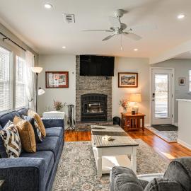 3 Mi to Washington College! Updated Home w/ Patio, hotel sa Chestertown
